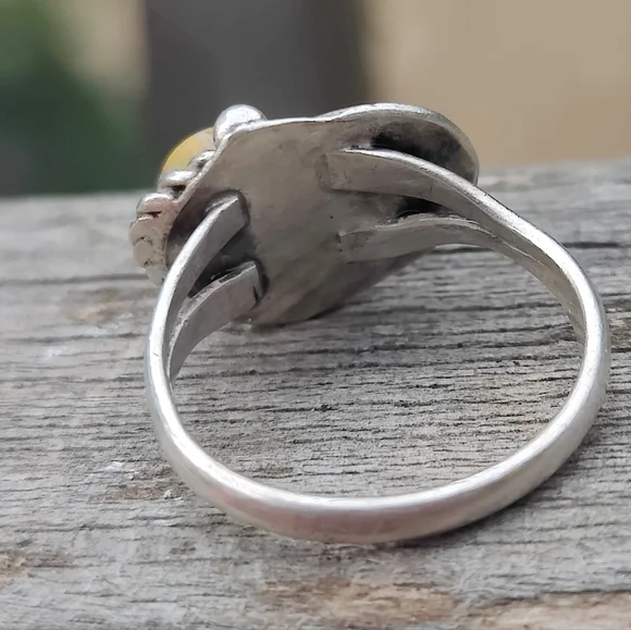 Antique Sterling Navajo Turquoise Ring - Picture 4 of 4